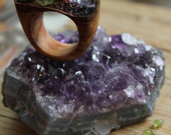 Ring of moss Green jewelry with amethyst Ring with green stone Gem apatite Gift|for|Her Nature ring Resin jewelry Forest Ring Wooden ring