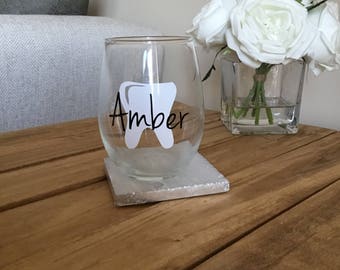 Dental hygienist wine glass. Dental hygienist gift. Dental assistant wine glass. Dental assistant gift. Dentist gift. Dentist wine glass.