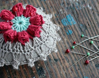 Linen pincushion - crochet motif