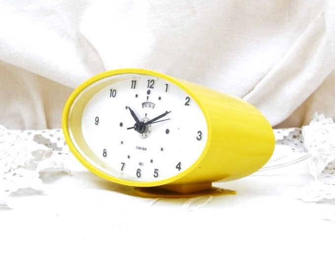 Working Vintage Mid Century French Calor Yellow Electrical Alarm Clock, European, Retro, Interior, Hipster, Home, Office, Bedroom,Time Piece