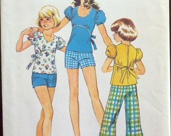 Vintage Sewing Pattern Simplicity 6370 - Girls Bellbottom Pants, Shorts and Top - Size 12 (Breast 30) UNCUT