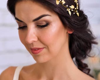Wedding tiara Bridal headband Bridal tiara Wedding hair piece Gold leaf tiara Pearl headband Bridal head pieces Wedding headpiece Leaf crown
