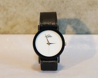 Mechanical wrist watch. Manufacturer CM. purist. Black genuine leather strap. 80s – 90s. Late century. Very elegant. Gift.