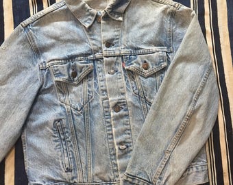 Vintage 1980s Levis Denim Jacket Distressed Size 40-42(M)