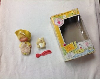 Vintage strawberry shortcake doll butter cookie box