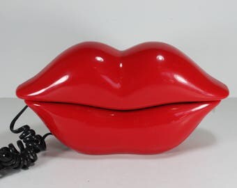 Vintage Red Lips Telephone in working condition