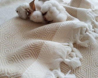 100 % Cotton Woven blanket - Pastel Golden Coverlet - Gift for Mother - Extra Large Soft Bed Blanket - Diamond Blanket - Organic Bedding