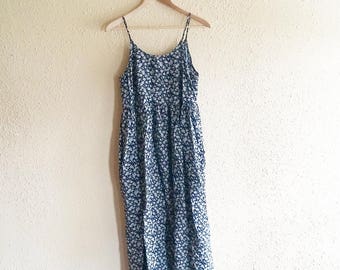 FLASH SALE!// 90s Daisy Print Maxi Dress