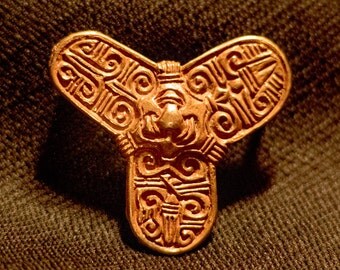 Trefoil Brooch circle line design - VB33