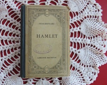 HAMLET by SHAKESPEARE - Vintage Edition - (1929) - Designed primarily for students - written in English
