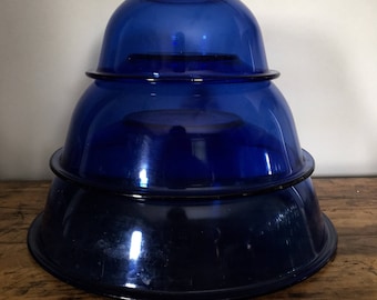 Vintage Cobalt Blue Pyrex Mixing Bowls/Vintage Pyrex Cobalt Blue Bowls/vintage Pyrex Mixing Bowls/Pyrex Mixing bowls/vintage pyrex