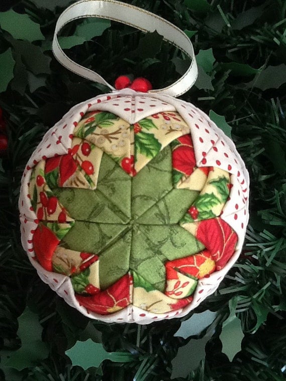 Items similar to Quilted Christmas bauble on Etsy