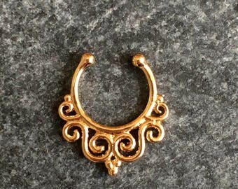 Fake Septum Ring Gold.