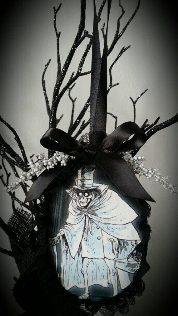 Items similar to Haunted Mansion spooky scary HATBOX ghost christmas ornament on Etsy