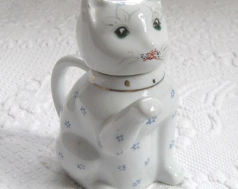 Cat Pot with lid . cat tea pot. childs tea pot . creamer . cat creamer