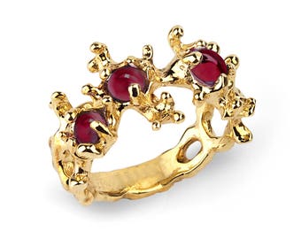 BETWEEN the SEAWEEDS Yellow Gold Ruby Ring Gold, Unique Gold Ring, Red Ruby Ring, Ruby Engagement Ring, Birthstone Ring, Organic Ring