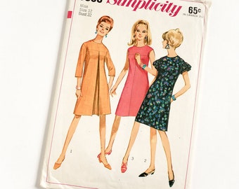 Vintage 1960s Womens Size 12 One Piece Mod A-Line Dress Simplicity Sewing Pattern 6865 Complete / bust 32 waist 25