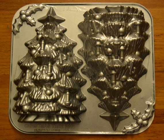 Nordic Ware 3D Christmas Tree Cake Pan Bundt Bakeware