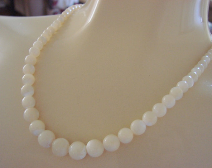 Vintage Natural Mother of Pearl Carved Bead Necklace Graduated Beads