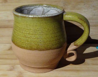 Large 18 oz. Spiral Handle Stoneware Mug: Honey Amber