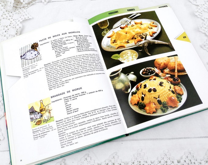 Vintage 1968 Tupperware French Cook Book with Raymond Oliver Written in French, Cuisine, France, 1960s, 1970s, Mid Century, Retro, Home Vintage 1968 Tupperware French Cook Book with Raymond Oliver Written in French, Cuisine, France, 1960s, 1970s, Mid Century, Retro, Home