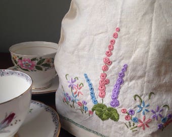 Vintage Linen Tea Cosy, Vintage Table Linen, Vintage Linen, English Linens, Hand Embroidery, Tea Party, Vintage Gift, VTC247