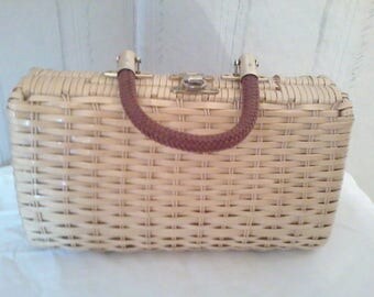 Pretty handbag vintage varnish basket 1980s in very good condition