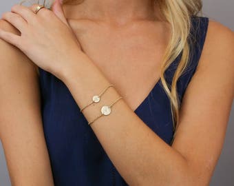 Gold Disc Bracelet /Initial Bracelet/Charm Bracelet/ Gold Filled/Personalized Jewelry/Wedding Gift/Bridesmaid Gift/Gift for Bride/B206