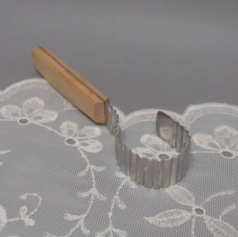 Vintage butter curler food shaper former ganishing tool