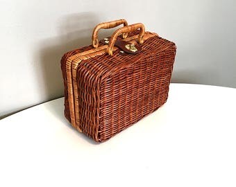 Vintage Picnic Basket Tea Set / Wicker Picnic Basket / Boho Wicker Handbag / Handled Basket / Miniature Tea Set / Pink Floral Tea Set