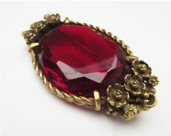 Ruby Red Glass Brooch - gold floral setting - bar pin