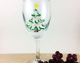 Christmas Wine Glass, Holiday Wine Glasses, Painted Wine Glasses, Christmas Decor, Holiday Party, Christmas Party, Christmas Gift, Wine gift