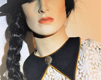Unique, double layered leather peter pan collar