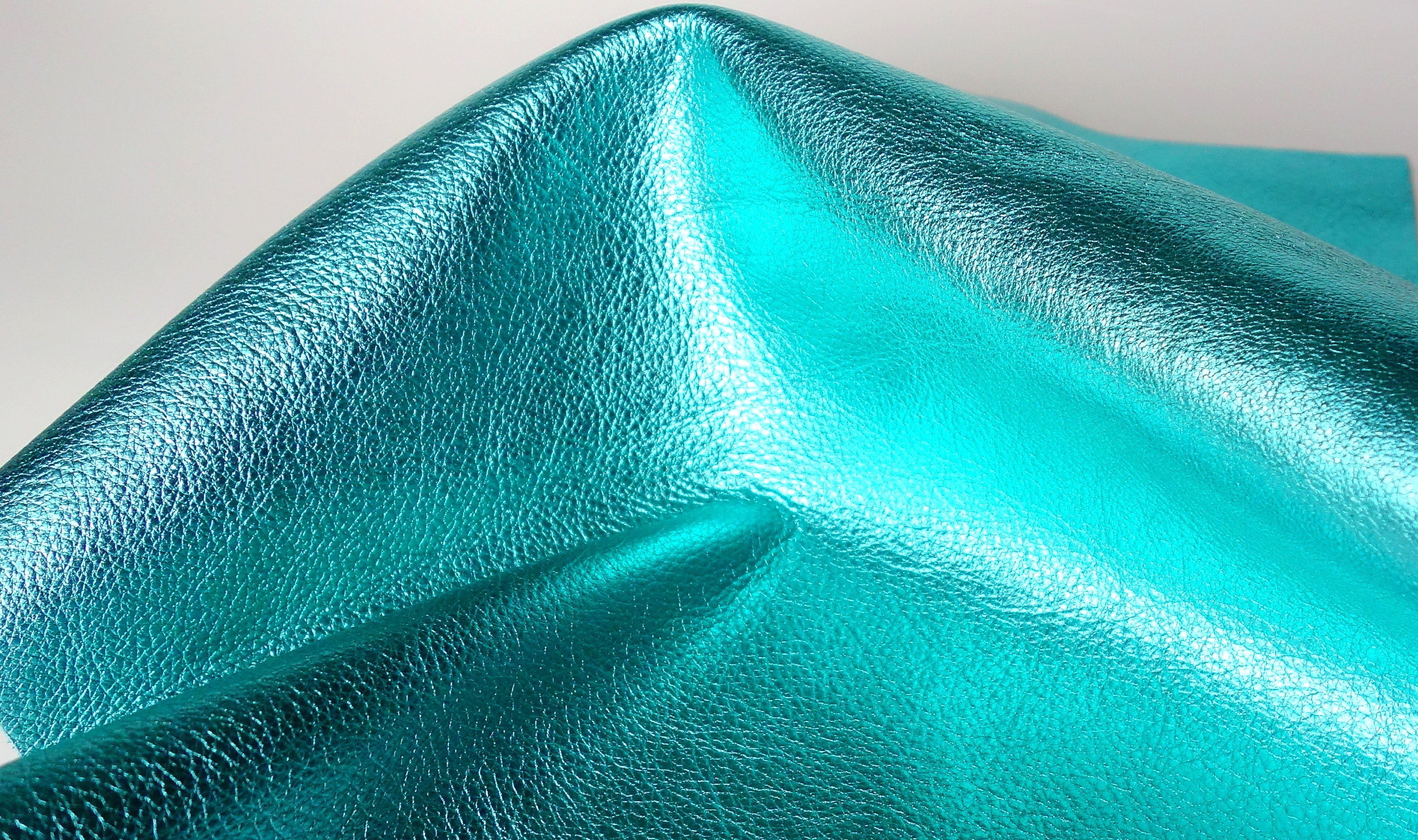 Leather Pieces Metallic Turquoise 33.5oz.1.21.4mm 12 by 12