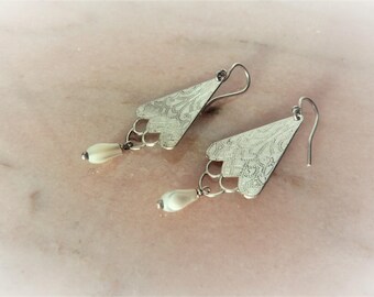 Earrings Sterling Silver 925 bead textured nacre-goutte-blanc-naturelle-romantique-feminine-arabesque-pointillees-old poetic earrings