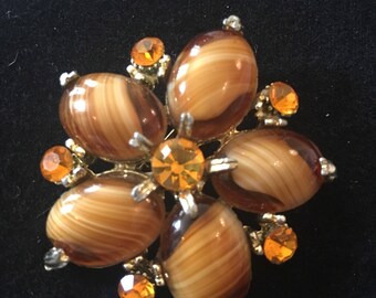 Flower brooch. Vintage brown brooch
