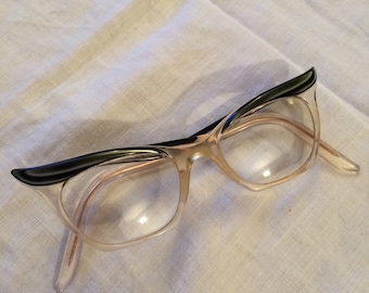 Amazing vintage 1960s cat eye black rimmed glasses