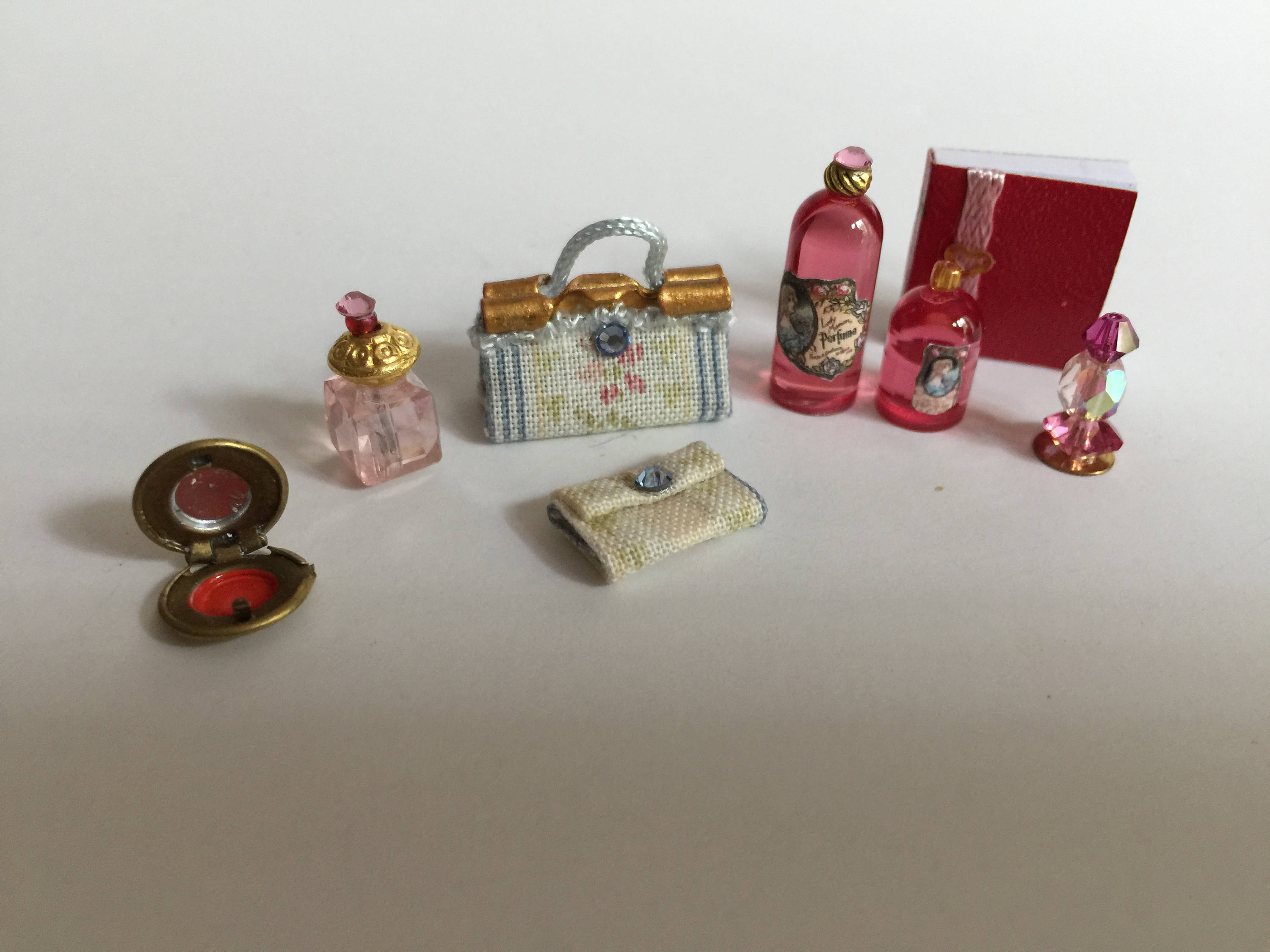 Dollhouse Miniature 12th Scale Ladies Purse and Perfumes