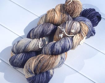 Chaussette II | Indigo Sablé | Hand dyed variegated speckled yarn | fingering weight yarn