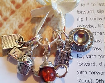 5 Knitting stitch markers. Tea and cakes