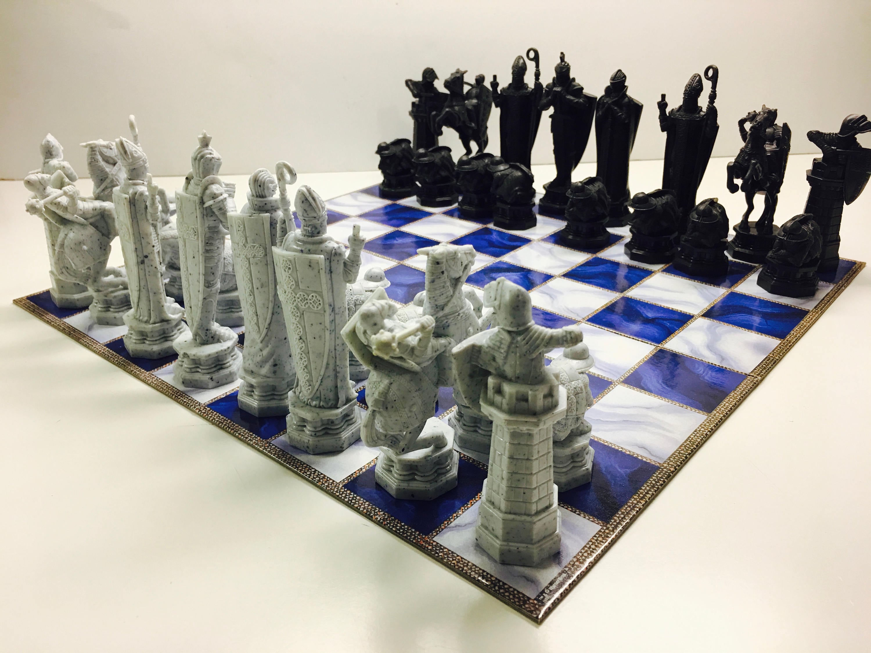 Harry Potter Wizard Chess Set COMPLETE Game with Box and