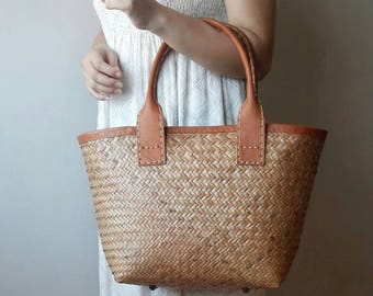 Rattan bag genuine leather handles. Basket bag. Shopping bag. Market bag. Straw bag. Picnic bag. Summer bag. Beach bag. Handwoven wicker bag