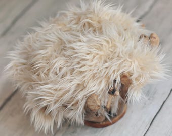 3' x 2.5' Medium Ivory Faux Fur, Off White Faux Flokati for Photography 36" x 30", Baby Photography Prop, Fur Photo Prop, RTS