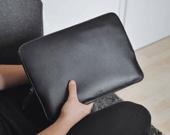 13 Inch MacBook Pro Leather Sleeve Case - Black