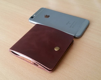 Men's leather wallet made by hand and available in three colors