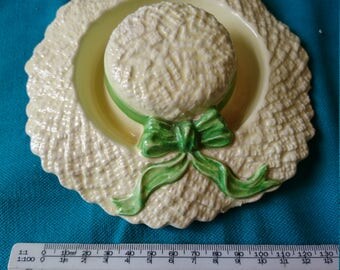 Pretty, vintage, 1920s hat shaped flower holder