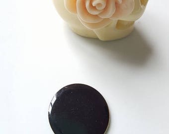 1X breloque médaillon rond en métal doré et émaillé noir