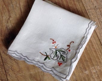 Vintage Table Napkins , Set of Four Table Napkins Embroidered, Vintage Leaf Embroidered Napkins