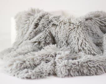 Light Gray Pelagio Faux Fur Nest Photography Prop Rug Newborn Baby Toddler 27x30