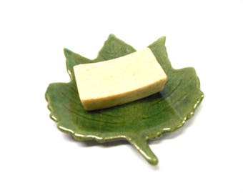 Leaf Spoon Rest Pottery Leaf Dish Pottery Maple Leaf Leaf Ring Dish Ceramic Soap Dish Pottery Soap Dish Maple Leaf in Green